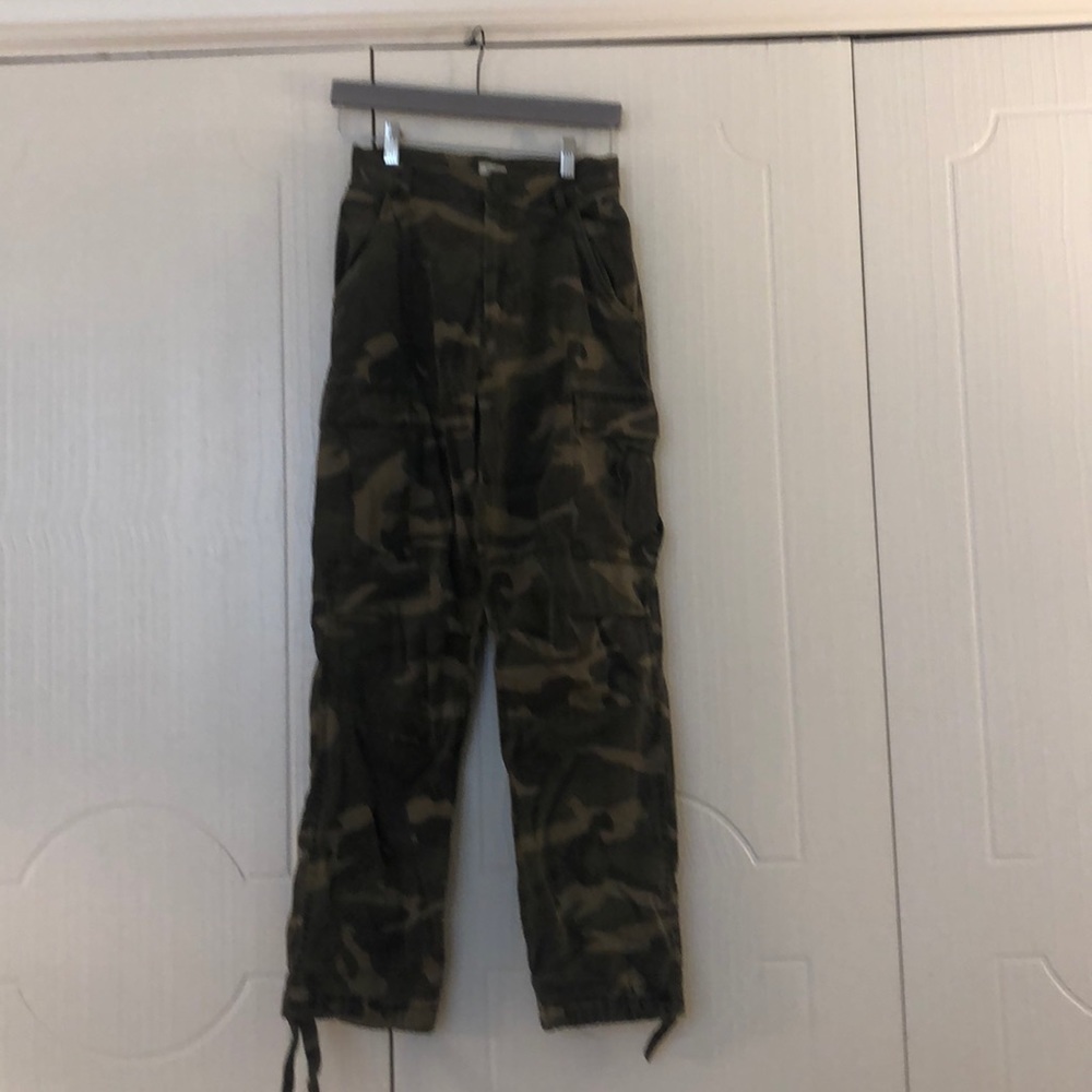 NWT BRANDY MELVILLE CAMO PANTS